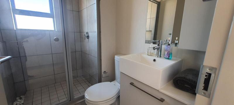 To Let 2 Bedroom Property for Rent in Broadacres Gauteng