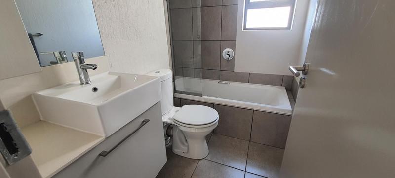 To Let 2 Bedroom Property for Rent in Broadacres Gauteng