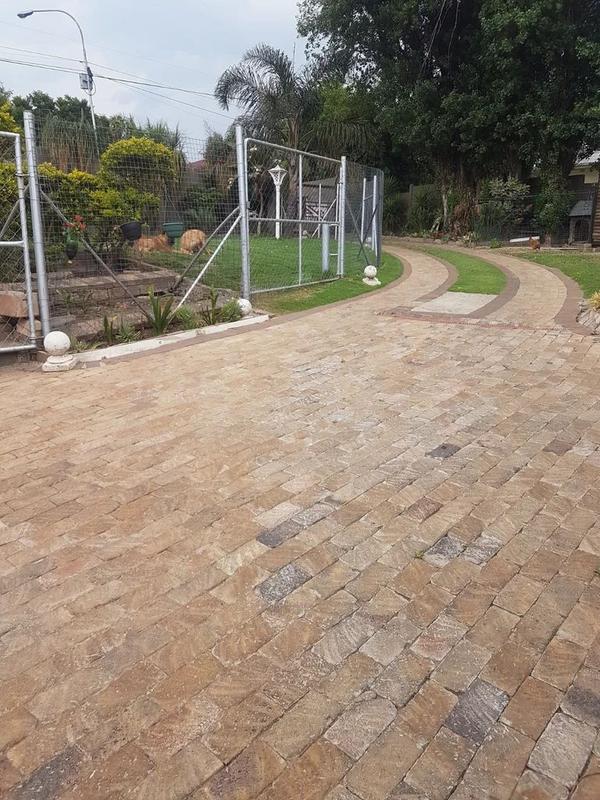 To Let 2 Bedroom Property for Rent in Lyndhurst Gauteng