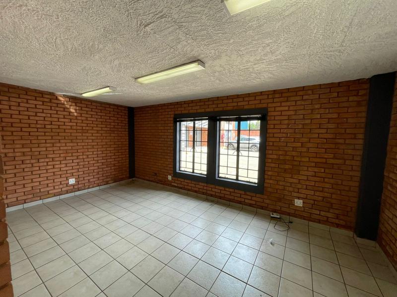 To Let Commercial Property for Rent in Hennopspark Gauteng