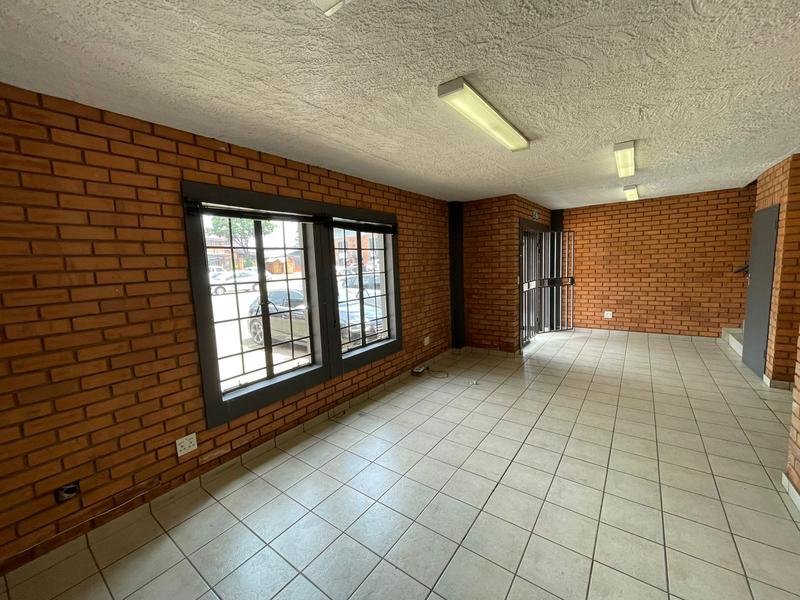To Let Commercial Property for Rent in Hennopspark Gauteng