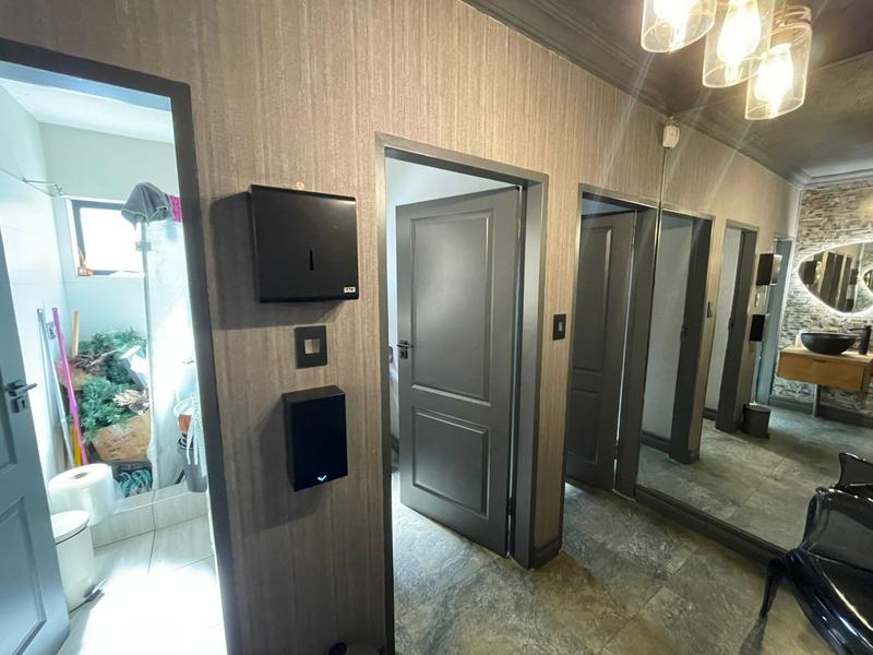 To Let Commercial Property for Rent in Hennopspark Gauteng