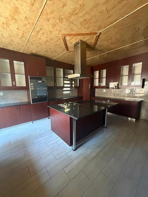 4 Bedroom Property for Sale in Oakdene Gauteng