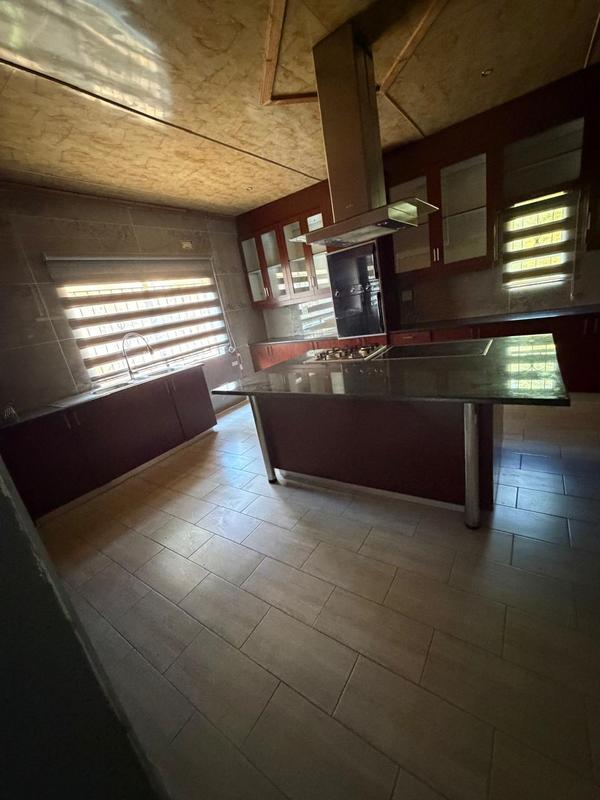 4 Bedroom Property for Sale in Oakdene Gauteng