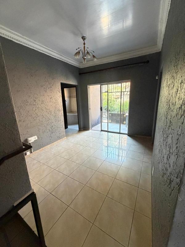 4 Bedroom Property for Sale in Oakdene Gauteng