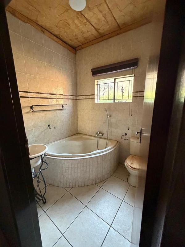 4 Bedroom Property for Sale in Oakdene Gauteng