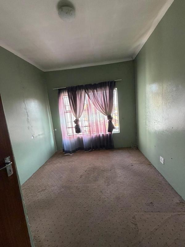 4 Bedroom Property for Sale in Oakdene Gauteng