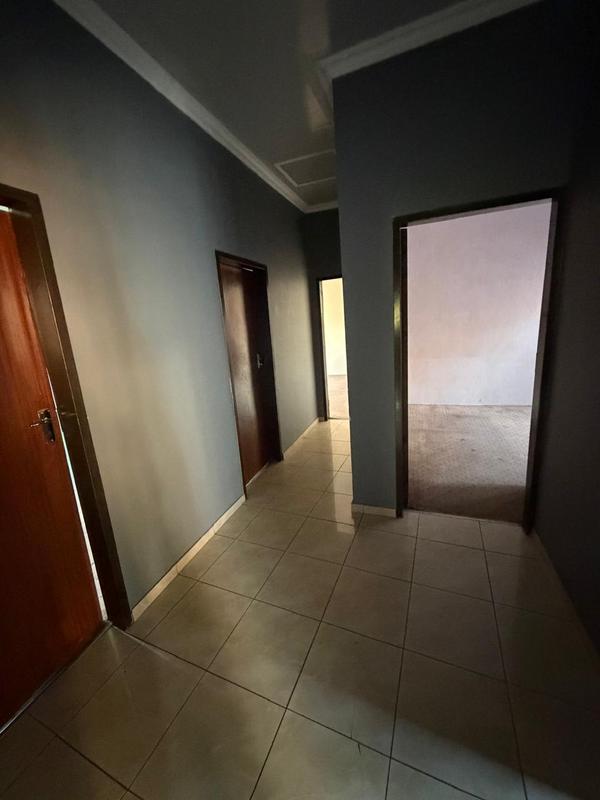 4 Bedroom Property for Sale in Oakdene Gauteng