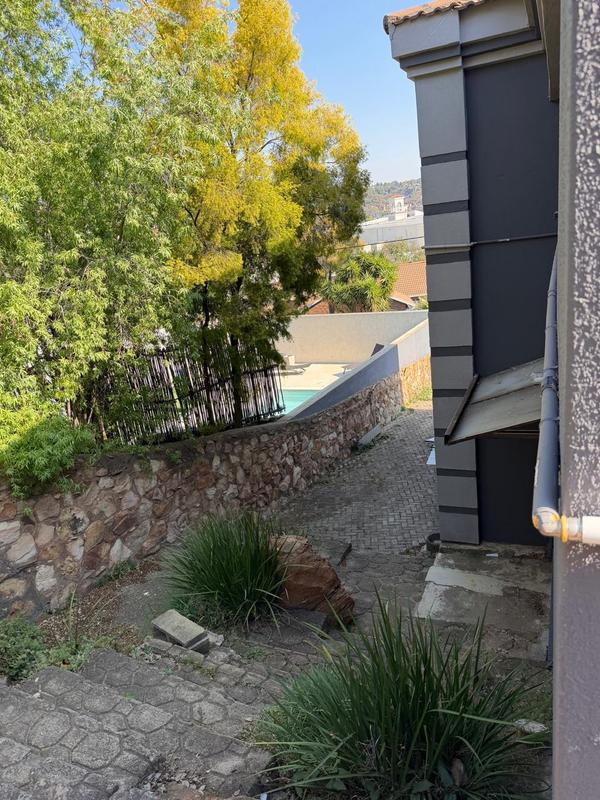 4 Bedroom Property for Sale in Oakdene Gauteng