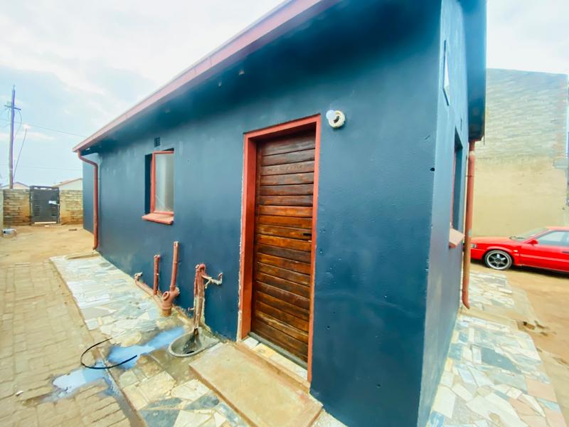 2 Bedroom Property for Sale in Protea Glen Gauteng