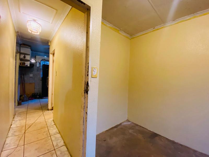 2 Bedroom Property for Sale in Protea Glen Gauteng