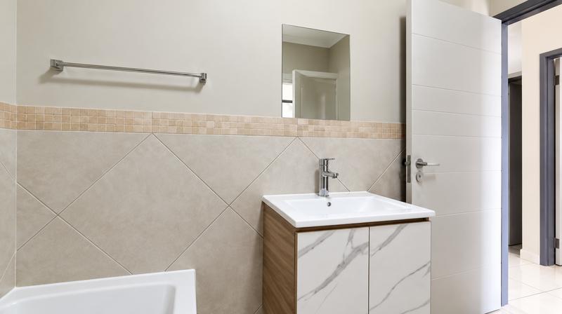 2 Bedroom Property for Sale in Glen Austin Gauteng