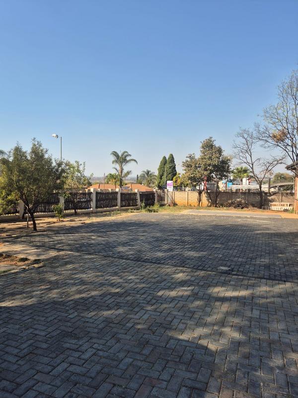 To Let Commercial Property for Rent in Eldoraigne Gauteng