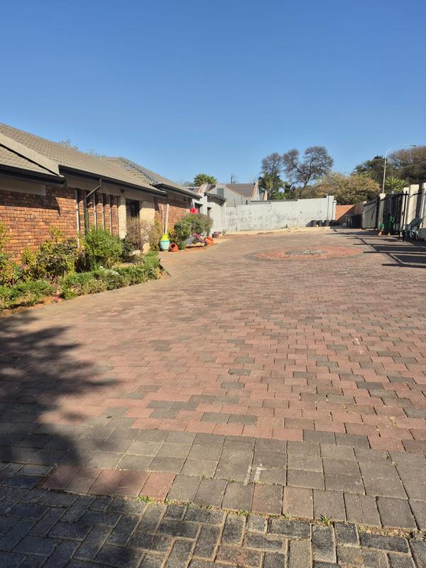 To Let Commercial Property for Rent in Eldoraigne Gauteng