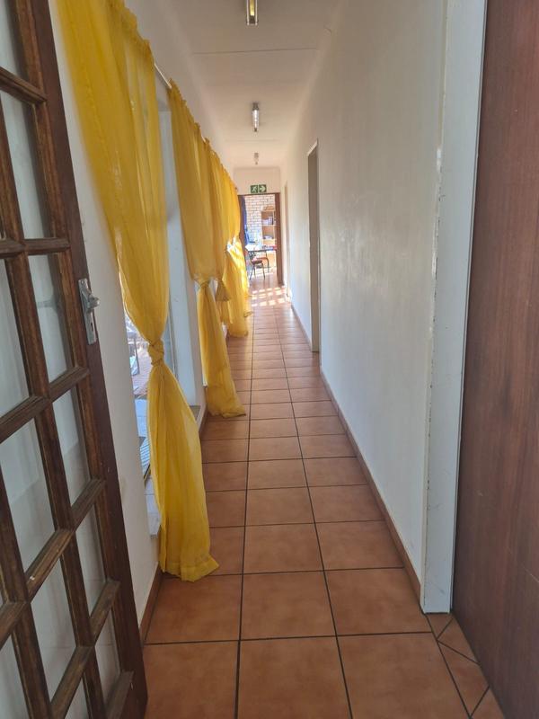 To Let Commercial Property for Rent in Eldoraigne Gauteng