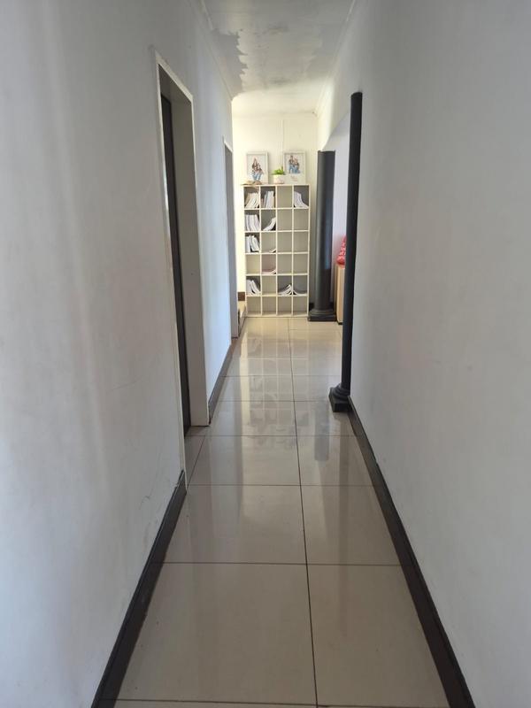 To Let Commercial Property for Rent in Eldoraigne Gauteng