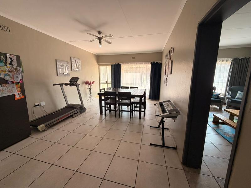 3 Bedroom Property for Sale in Rothdene Gauteng