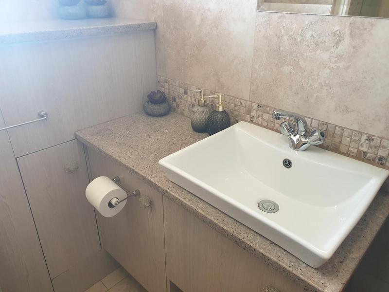 To Let 1 Bedroom Property for Rent in Bedford Gardens Gauteng