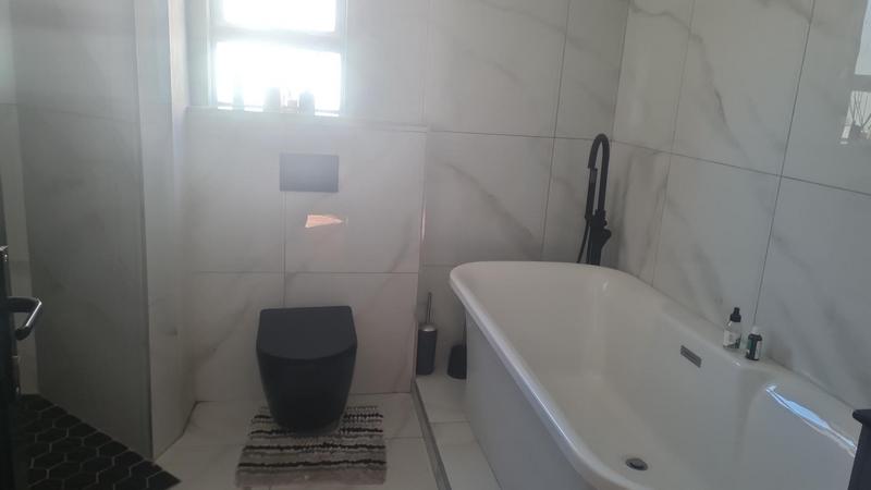2 Bedroom Property for Sale in Bedfordview Gauteng