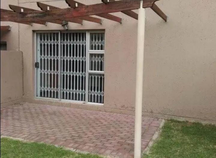 2 Bedroom Property for Sale in Greenstone Hill Gauteng