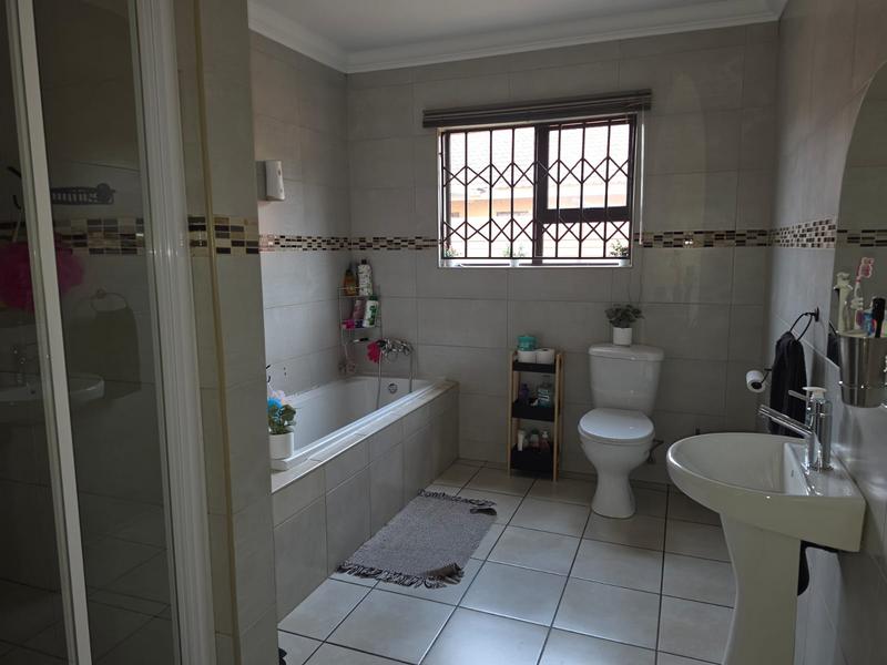 2 Bedroom Property for Sale in Kookrus Gauteng
