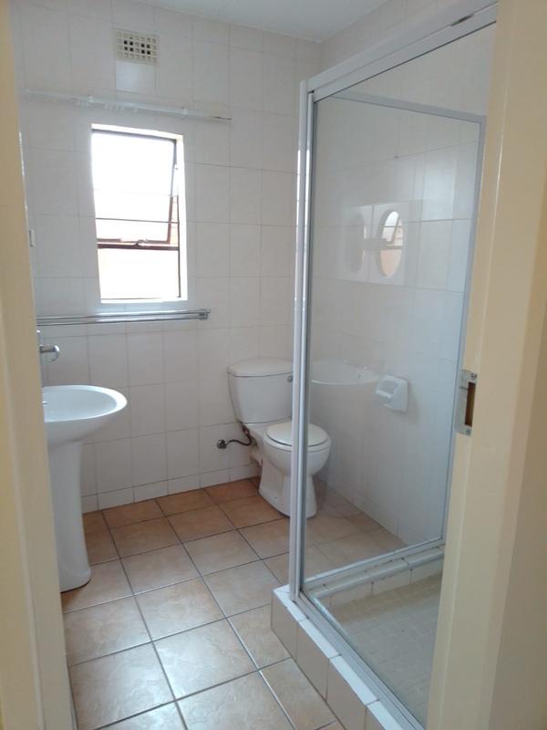 To Let 2 Bedroom Property for Rent in Sonneveld Gauteng