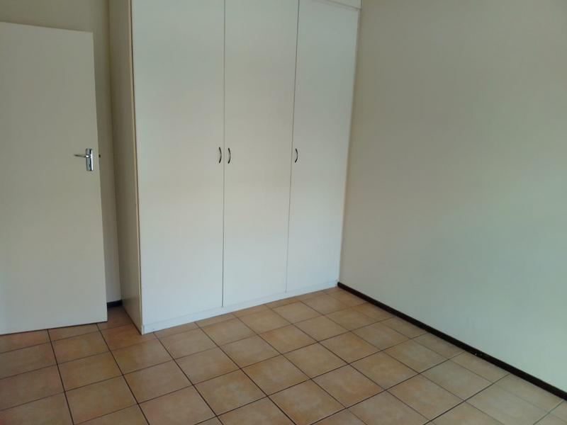 To Let 2 Bedroom Property for Rent in Sonneveld Gauteng