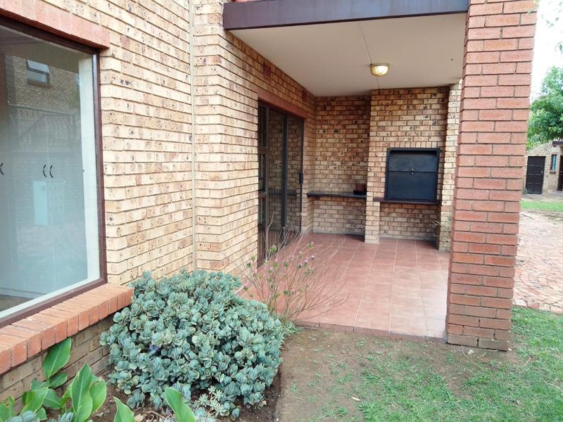 To Let 2 Bedroom Property for Rent in Sonneveld Gauteng