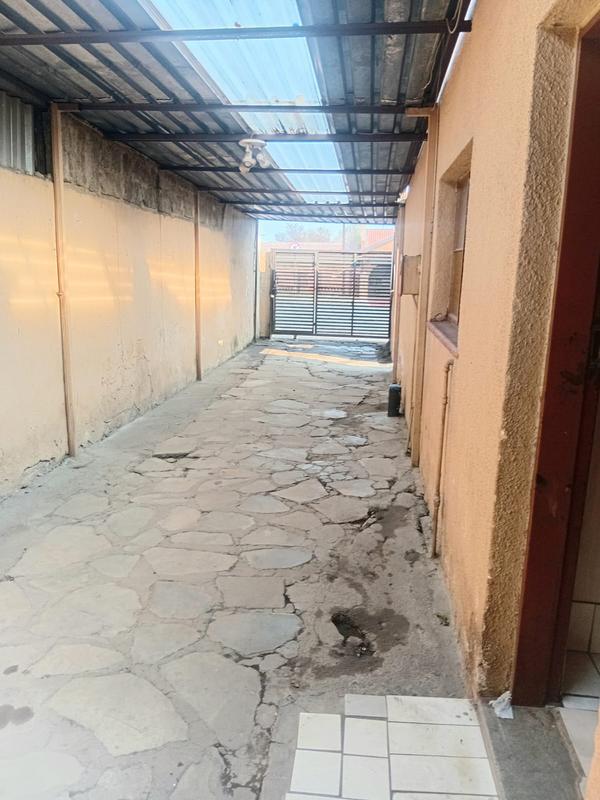 2 Bedroom Property for Sale in Emdeni Gauteng