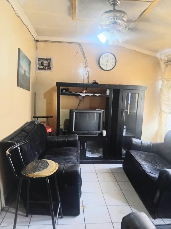 2 Bedroom Property for Sale in Emdeni Gauteng