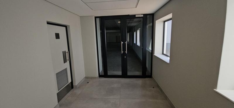To Let Commercial Property for Rent in Vorna Valley Gauteng