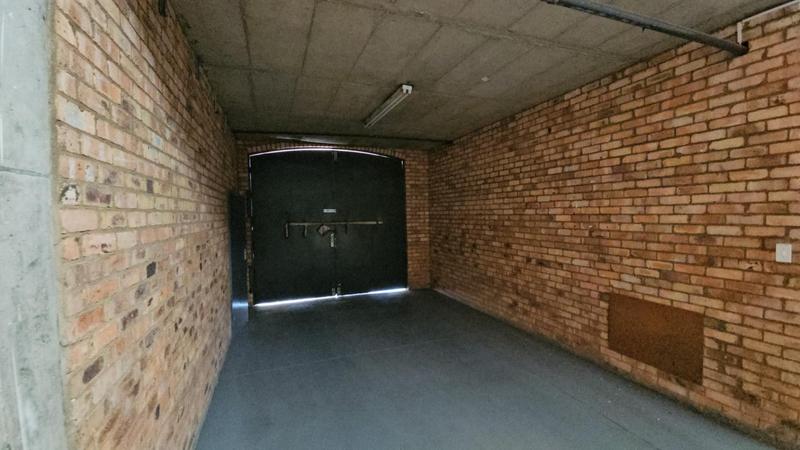 To Let Commercial Property for Rent in Randjespark Gauteng