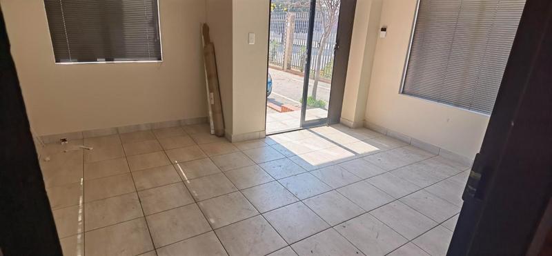 To Let Commercial Property for Rent in N4 Gateway Industrial Park Gauteng