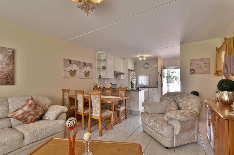 3 Bedroom Property for Sale in Oakdene Gauteng