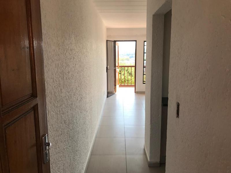 To Let 2 Bedroom Property for Rent in Little Falls Gauteng
