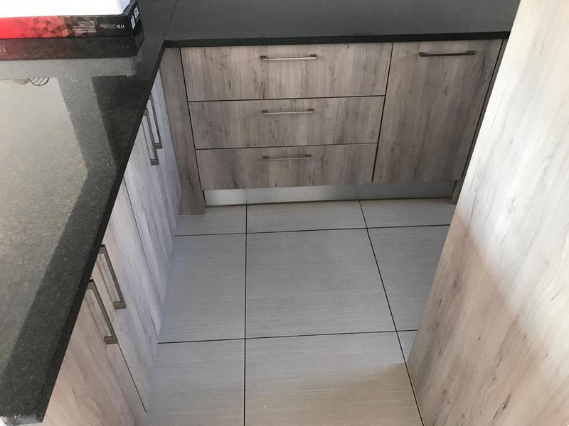 To Let 2 Bedroom Property for Rent in Little Falls Gauteng