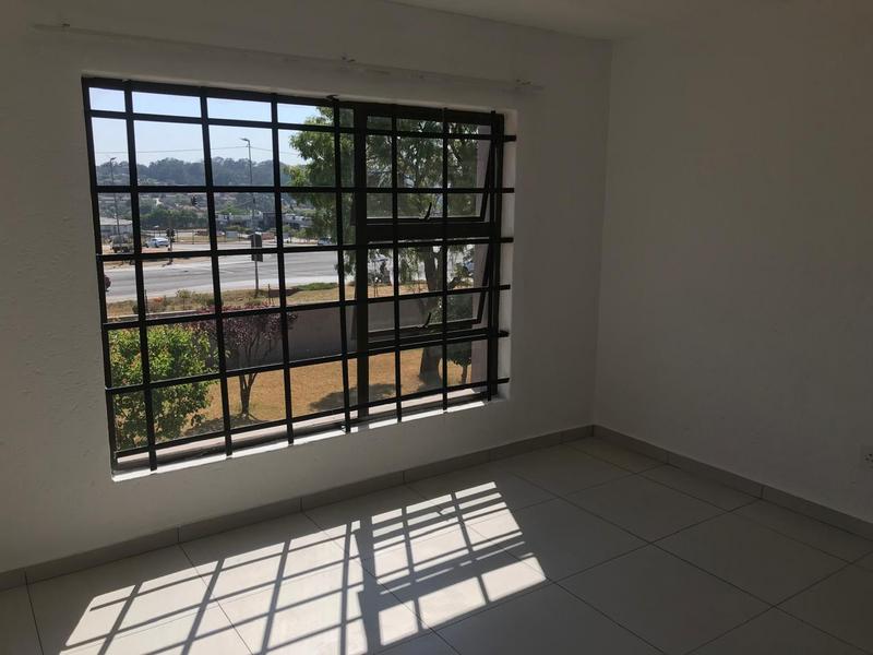 To Let 2 Bedroom Property for Rent in Little Falls Gauteng