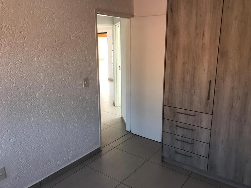 To Let 2 Bedroom Property for Rent in Little Falls Gauteng