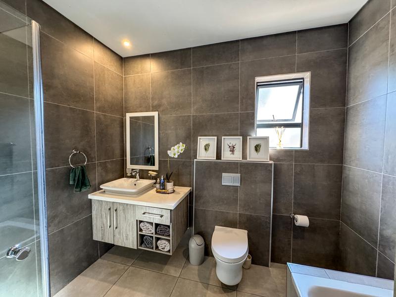 3 Bedroom Property for Sale in Midstream Ridge Gauteng