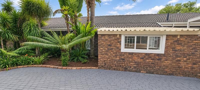 4 Bedroom Property for Sale in Rooihuiskraal Gauteng