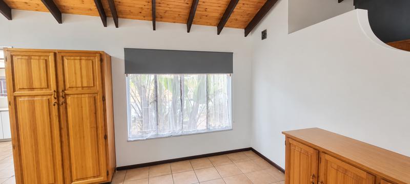 4 Bedroom Property for Sale in Rooihuiskraal Gauteng