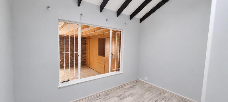 4 Bedroom Property for Sale in Rooihuiskraal Gauteng