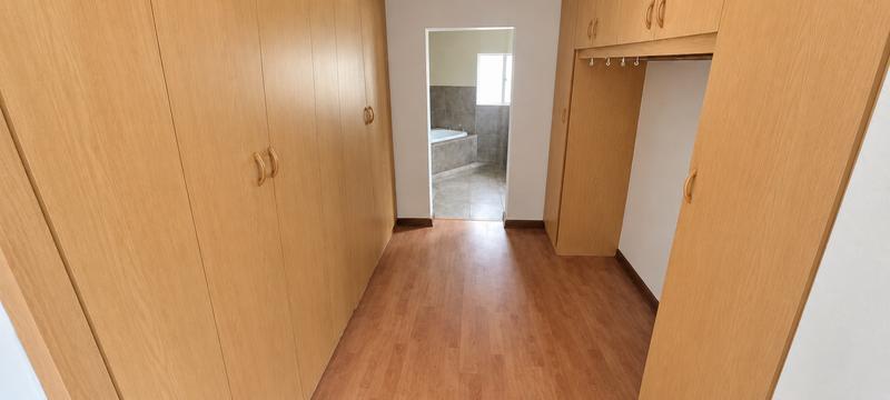 4 Bedroom Property for Sale in Rooihuiskraal Gauteng