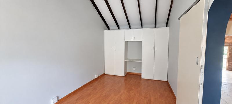 4 Bedroom Property for Sale in Rooihuiskraal Gauteng