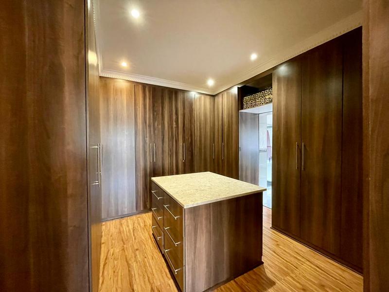 5 Bedroom Property for Sale in Willow Acres Gauteng