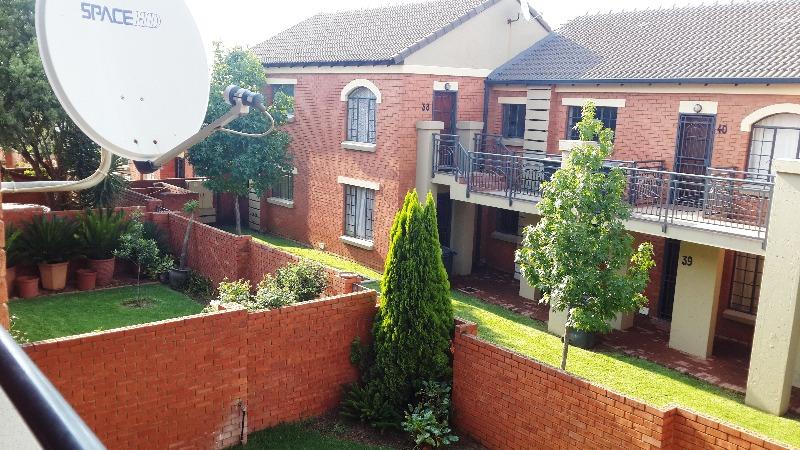 To Let 2 Bedroom Property for Rent in Mooikloof Ridge Gauteng