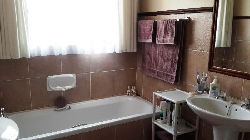To Let 2 Bedroom Property for Rent in Mooikloof Ridge Gauteng