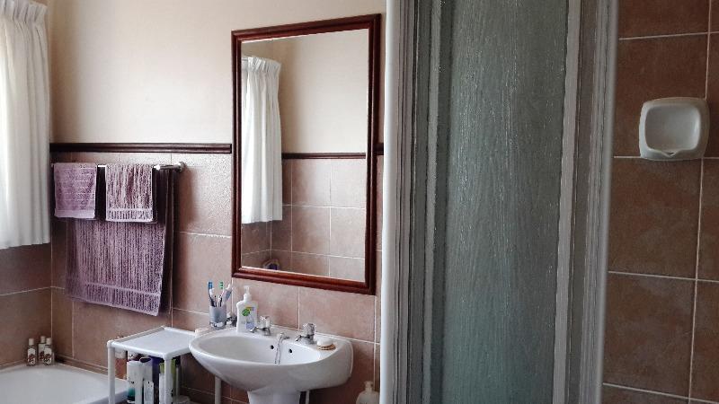 To Let 2 Bedroom Property for Rent in Mooikloof Ridge Gauteng