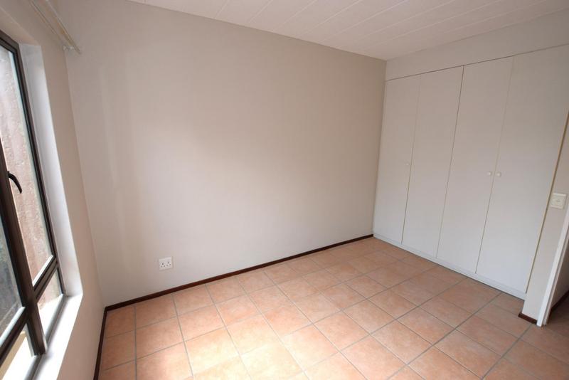 To Let 1 Bedroom Property for Rent in Pineslopes Gauteng