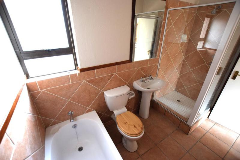 To Let 1 Bedroom Property for Rent in Pineslopes Gauteng
